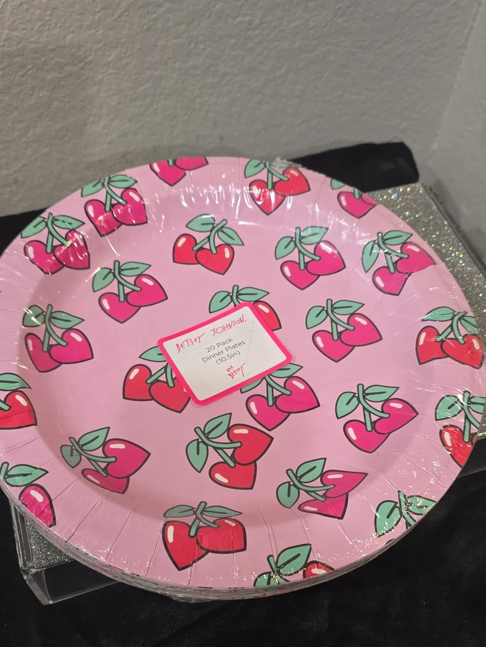 Betsey‎ Johnson Heart Cherries Disposable Dinner Plate Set
